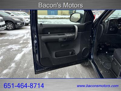 2009 GMC Sierra 1500 SLE   - Photo 10 - Forest Lake, MN 55025