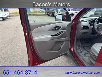 2019 Chevrolet Traverse LT Leather   - Photo 10 - Forest Lake, MN 55025