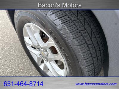 2019 Chevrolet Traverse LT Leather   - Photo 9 - Forest Lake, MN 55025