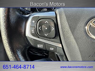 2017 Toyota Camry SE - Photo 18 - Forest Lake, MN 55025