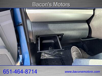 2017 Toyota Camry SE - Photo 17 - Forest Lake, MN 55025