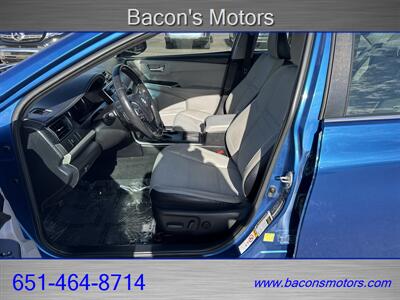 2017 Toyota Camry SE - Photo 11 - Forest Lake, MN 55025