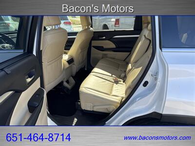 2018 Toyota Highlander XLE   - Photo 13 - Forest Lake, MN 55025