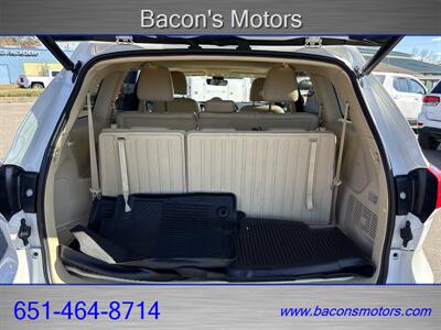 2018 Toyota Highlander XLE   - Photo 15 - Forest Lake, MN 55025