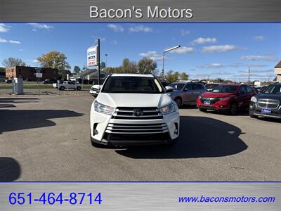 2018 Toyota Highlander XLE   - Photo 2 - Forest Lake, MN 55025