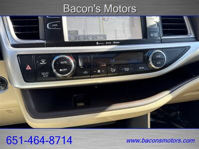 2018 Toyota Highlander XLE   - Photo 28 - Forest Lake, MN 55025