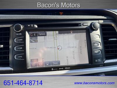 2018 Toyota Highlander XLE   - Photo 26 - Forest Lake, MN 55025