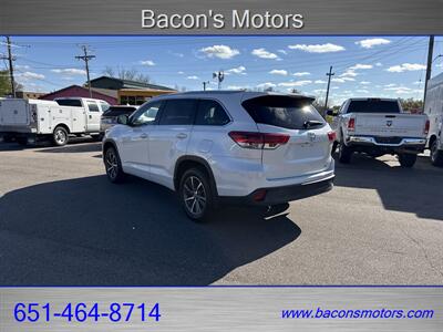 2018 Toyota Highlander XLE   - Photo 7 - Forest Lake, MN 55025
