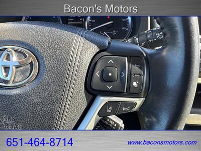 2018 Toyota Highlander XLE   - Photo 25 - Forest Lake, MN 55025