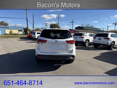 2018 Toyota Highlander XLE   - Photo 6 - Forest Lake, MN 55025