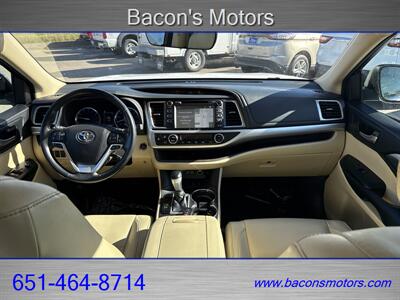 2018 Toyota Highlander XLE   - Photo 21 - Forest Lake, MN 55025