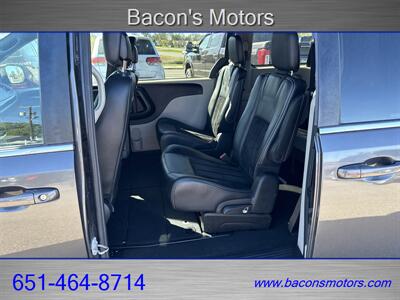 2018 Dodge Grand Caravan SXT   - Photo 11 - Forest Lake, MN 55025