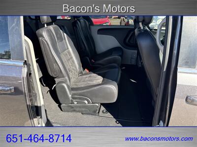 2018 Dodge Grand Caravan SXT   - Photo 14 - Forest Lake, MN 55025
