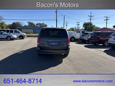 2018 Dodge Grand Caravan SXT   - Photo 6 - Forest Lake, MN 55025