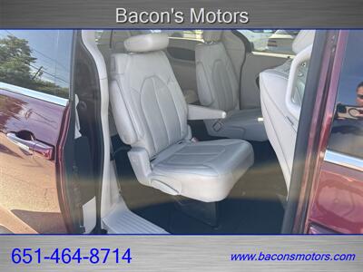 2021 Chrysler Pacifica Touring L AWD - Photo 17 - Forest Lake, MN 55025