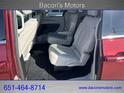 2021 Chrysler Pacifica Touring L AWD - Photo 11 - Forest Lake, MN 55025