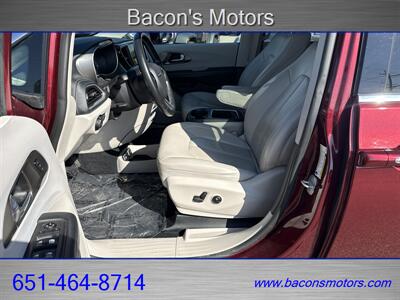 2021 Chrysler Pacifica Touring L AWD - Photo 10 - Forest Lake, MN 55025