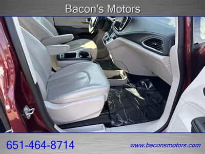 2021 Chrysler Pacifica Touring L AWD - Photo 18 - Forest Lake, MN 55025