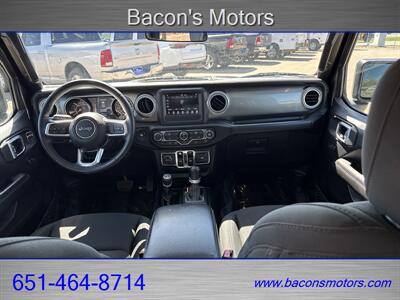 2019 Jeep Wrangler Unlimited Sahara   - Photo 17 - Forest Lake, MN 55025