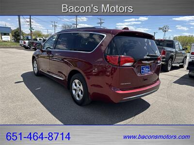 2017 Chrysler Pacifica Touring-L Plus   - Photo 7 - Forest Lake, MN 55025