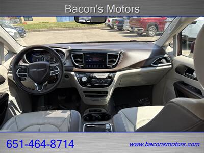2017 Chrysler Pacifica Touring-L Plus   - Photo 18 - Forest Lake, MN 55025