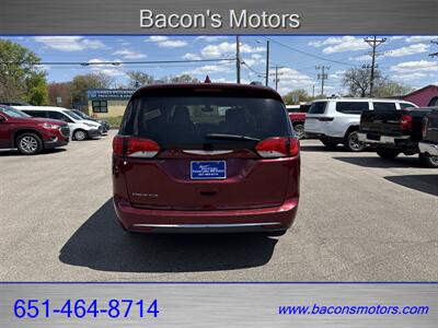 2017 Chrysler Pacifica Touring-L Plus   - Photo 6 - Forest Lake, MN 55025