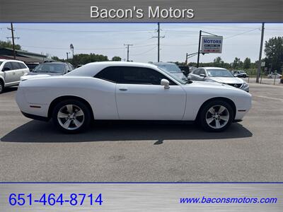 2020 Dodge Challenger SXT - Photo 4 - Forest Lake, MN 55025