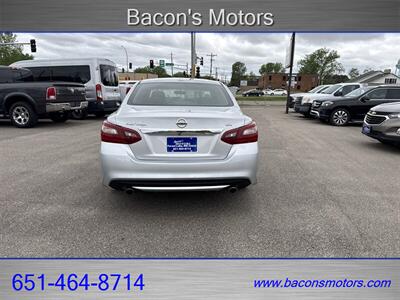 2018 Nissan Altima 2.5 SV - Photo 6 - Forest Lake, MN 55025