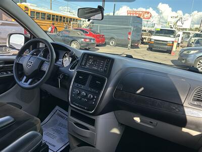 2018 Dodge Grand Caravan SE   - Photo 10 - Mesa, AZ 85201