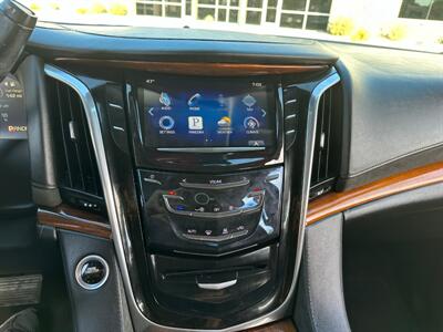 2015 Cadillac Escalade ESV Premium   - Photo 39 - Mesa, AZ 85201