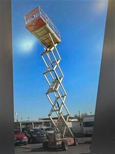 2006 JLG Industries 4069 LE Scissor Lift   - Photo 12 - Mesa, AZ 85201