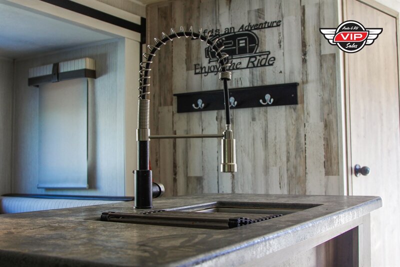2021 PUMA 32MBDS TRAVEL TRAILER - Photo 9 - Prescott, AZ 86301
