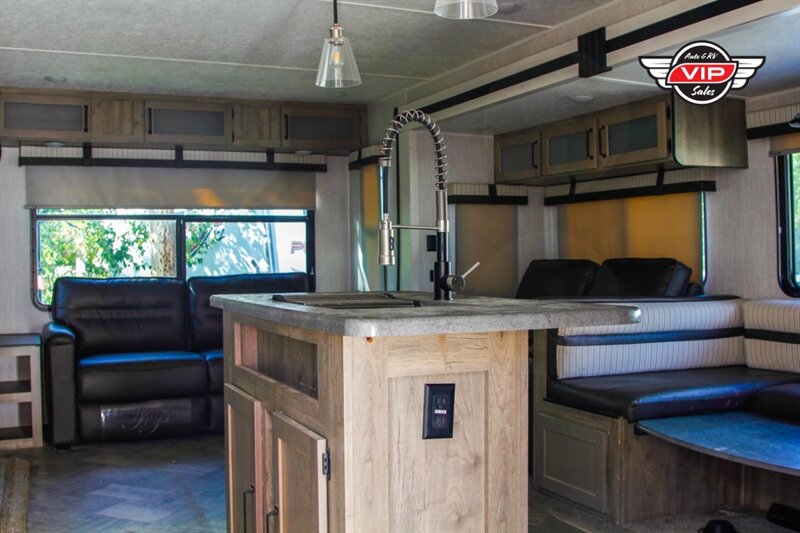 2021 PUMA 32MBDS TRAVEL TRAILER - Photo 8 - Prescott, AZ 86301