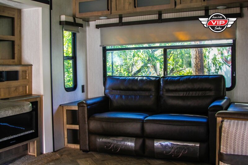 2021 PUMA 32MBDS TRAVEL TRAILER - Photo 5 - Prescott, AZ 86301