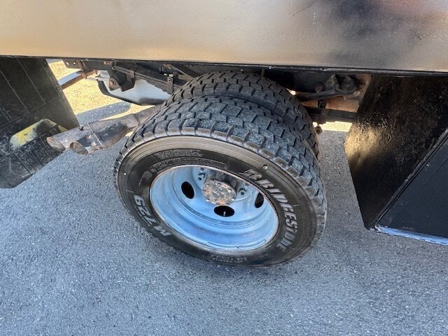 2012 Ford F-550 - Photo 11