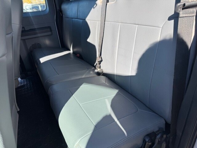 2012 Ford F-550 - Photo 19
