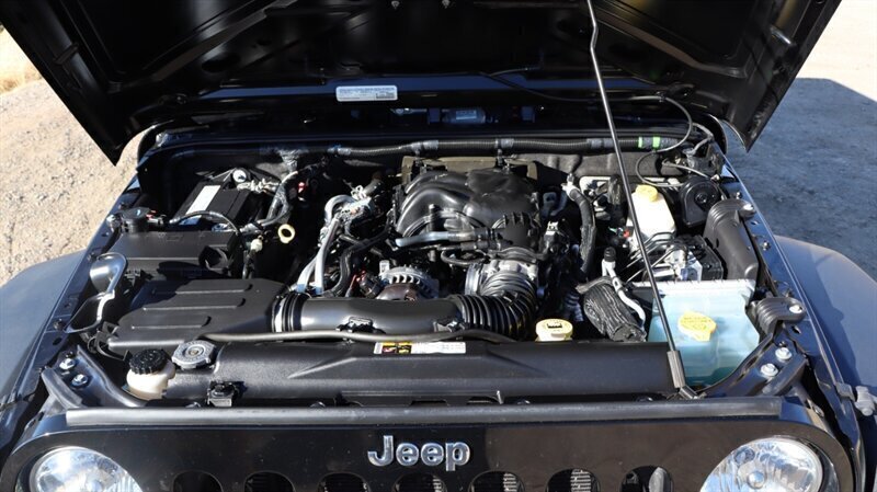2015 Jeep Wrangler Sport S 4X4 - Photo 9 - Mesa, AZ 85201