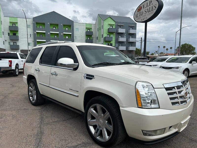 2014 Cadillac Escalade Luxury AWD - Photo 3 - Mesa, AZ 85201