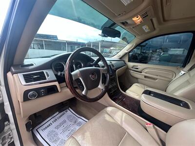 2014 Cadillac Escalade Luxury AWD - Photo 9 - Mesa, AZ 85201