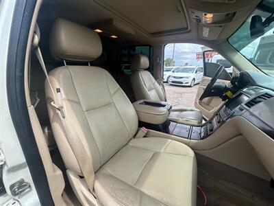 2014 Cadillac Escalade Luxury AWD - Photo 11 - Mesa, AZ 85201