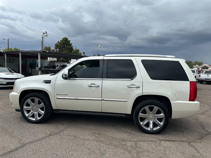 2014 Cadillac Escalade Luxury AWD - Photo 7 - Mesa, AZ 85201