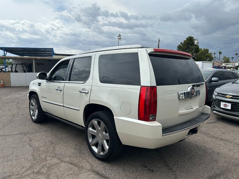 2014 Cadillac Escalade Luxury AWD - Photo 6 - Mesa, AZ 85201