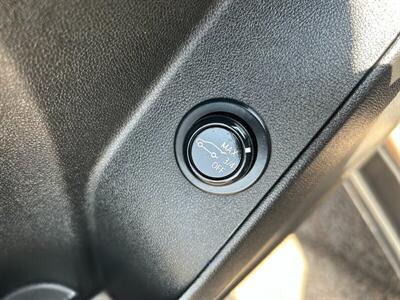 2019 Chevrolet Equinox LT   - Photo 11 - Mesa, AZ 85201