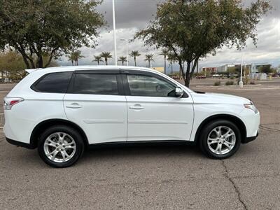 2015 Mitsubishi Outlander SE   - Photo 2 - Mesa, AZ 85201