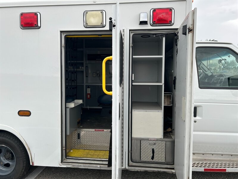 2014 Ford E-350 SD Ambulance - Photo 7 - Mesa, AZ 85201