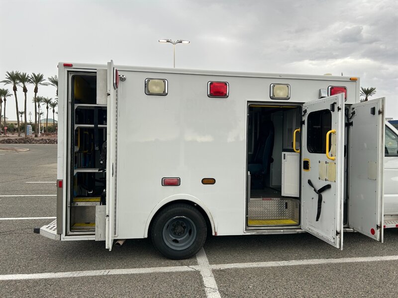 2014 Ford E-350 SD Ambulance - Photo 8 - Mesa, AZ 85201