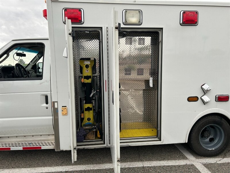 2014 Ford E-350 SD Ambulance - Photo 5 - Mesa, AZ 85201