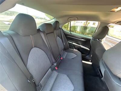2018 Toyota Camry LE   - Photo 18 - Mesa, AZ 85201