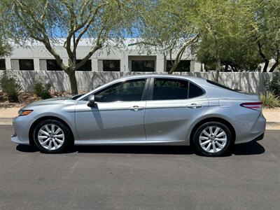 2018 Toyota Camry LE   - Photo 3 - Mesa, AZ 85201