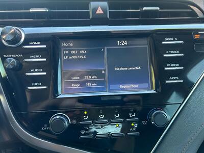 2018 Toyota Camry LE   - Photo 11 - Mesa, AZ 85201